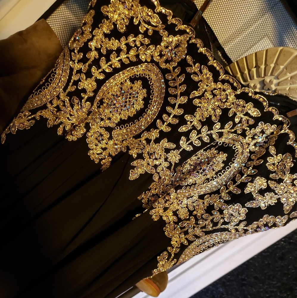 Dress - Picture 7 of 7